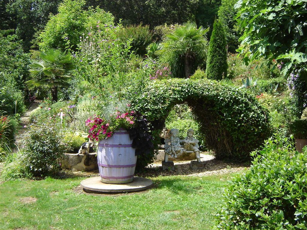 La Ferme Fleurie 호텔 라로크가지악 외부 사진